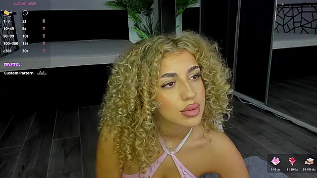 CurlyAnt0 online show from January 6, 7:12 am