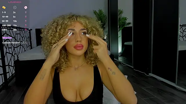 CurlyAnt0 online show from January 9, 8:06 am