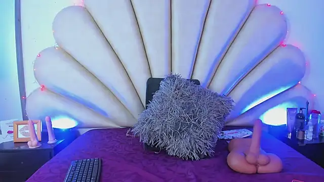 Snapshot of Anna__Spencer chatting on February 13, 12:43 pm Anna Spencer online show from February 13, 12:43 pm