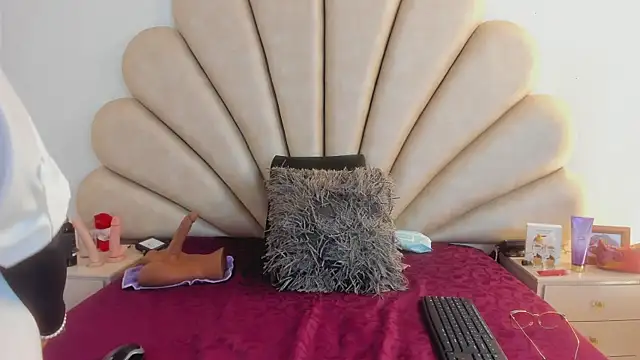 Snapshot of Anna__Spencer chatting on March 19, 12:01 pm Anna Spencer online show from March 19, 12:01 pm