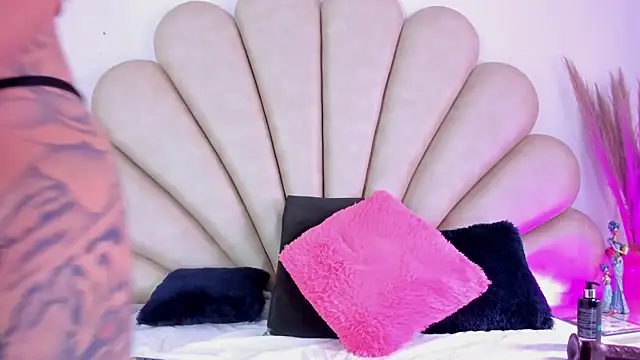 Snapshot of Anna__Spencer chatting on October 12, 2:05 pm Anna Spencer online show from October 12, 2:05 pm