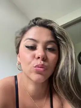 Snapshot of tuckersabrina chatting on December 11, 7:36 pm tuckersabrina online show from December 11, 7:36 pm