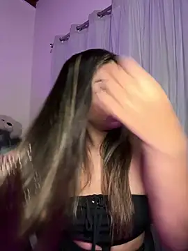 Snapshot of tuckersabrina chatting on February 19, 11:36 pm tuckersabrina online show from February 19, 11:36 pm