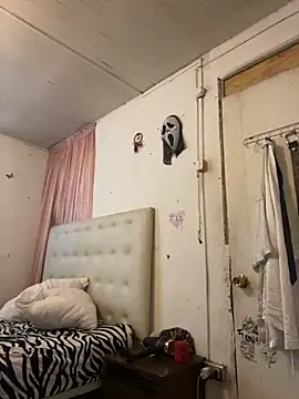 kittyprettybby online show from November 12, 1:44 pm