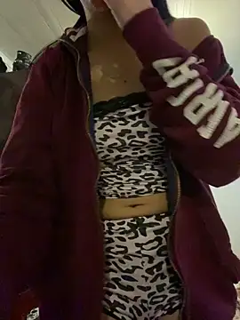 Snapshot of kittyprettybby chatting on May 23, 3:49 pm kittyprettybby online show from May 23, 3:49 pm