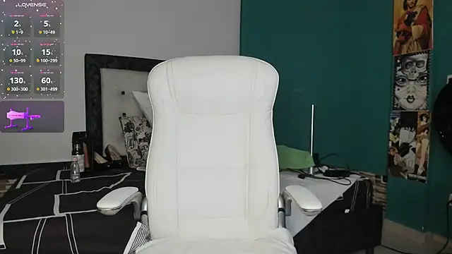 kinky polar online show from February 18, 3:46 am