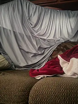 devinshd online show from April 21, 5:50 pm