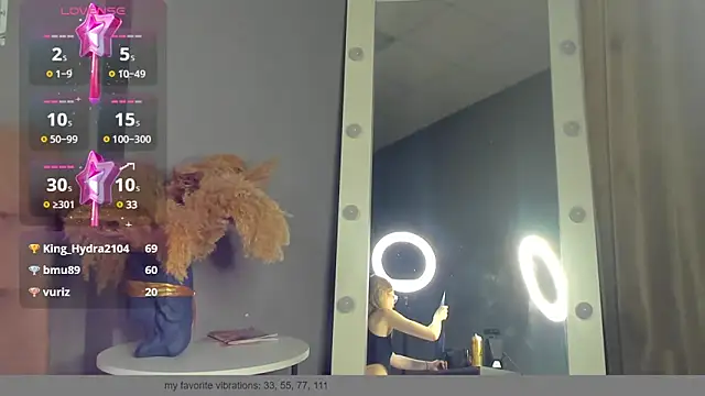 Snapshot of Esme_Runn chatting on December 2, 4:42 pm Esme Runn online show from December 2, 4:42 pm