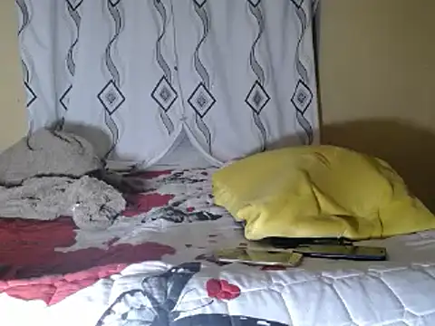 SexyRed18 online show from December 13, 2:32 am