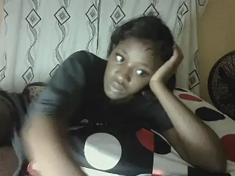 SexyRed18 online show from December 14, 11:23 pm