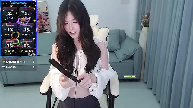 YiJin-a online show from December 30, 3:46 pm