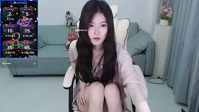 YiJin-a online show from March 3, 1:42 pm