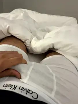 Snapshot of thick_n_hard chatting on December 1, 7:47 pm thick n hard online show from December 1, 7:47 pm