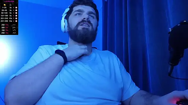 Snapshot of KingMarti chatting on January 17, 2:49 am KingMarti online show from January 17, 2:49 am