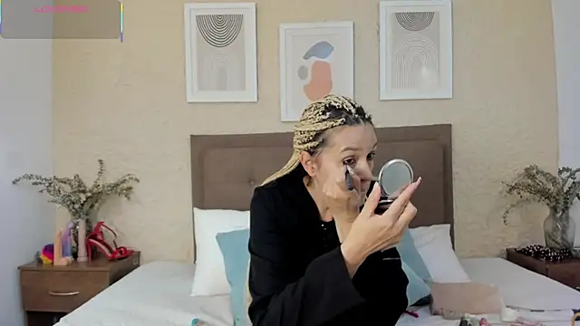 CarolinaGlamour online show from October 1, 3:01 am