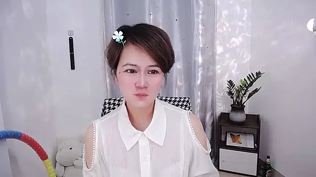 Snapshot of Fan_ting chatting on February 19, 12:00 pm Fan ting online show from February 19, 12:00 pm