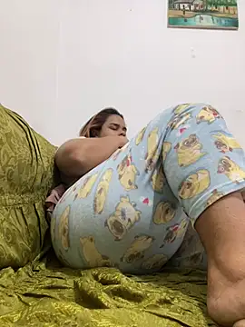 Evabigass online show from July 18, 1:37 pm