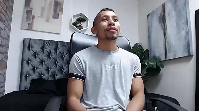 Snapshot of richar_voller chatting on December 6, 5:00 pm richar voller online show from December 6, 5:00 pm