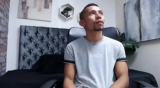 Snapshot of richar_voller chatting on December 9, 12:19 pm richar voller online show from December 9, 12:19 pm