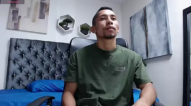 Snapshot of richar_voller chatting on December 10, 11:22 am richar voller online show from December 10, 11:22 am