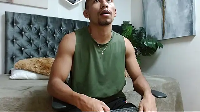 Snapshot of richar_voller chatting on September 25, 2:54 pm richar voller online show from September 25, 2:54 pm