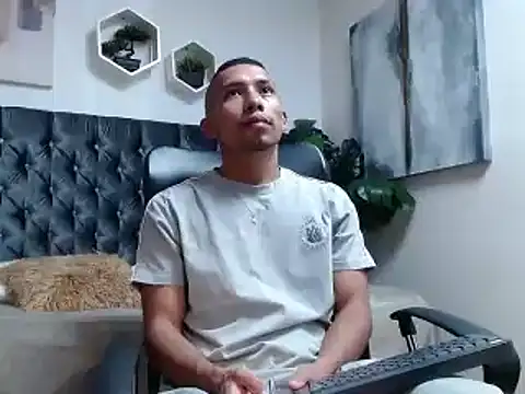 Snapshot of richar_voller chatting on September 30, 11:26 am richar voller online show from September 30, 11:26 am