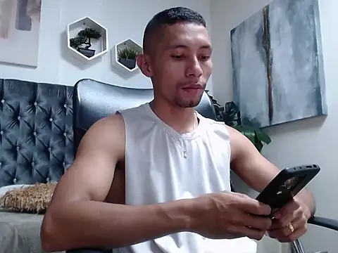 Snapshot of richar_voller chatting on October 3, 2:58 pm richar voller online show from October 3, 2:58 pm