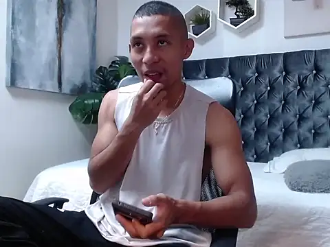 Snapshot of richar_voller chatting on November 18, 11:25 am richar voller online show from November 18, 11:25 am