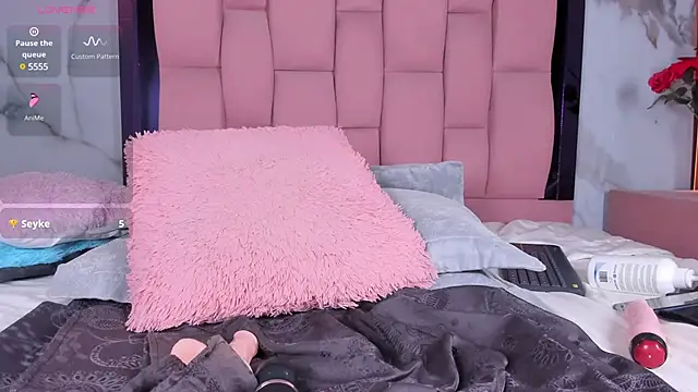 Jeen Taylor online show from March 12, 12:20 am