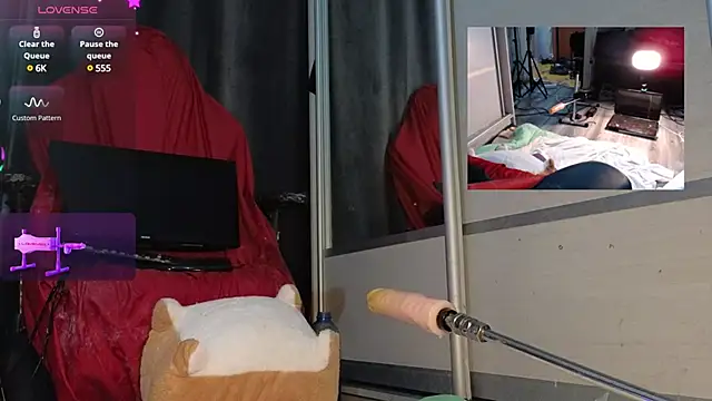 Snapshot of s1lent__v0iD chatting on February 2, 6:10 pm s1lent v0iD online show from February 2, 6:10 pm