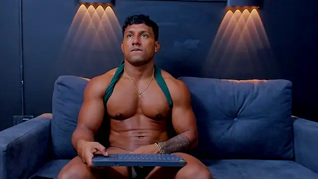 Snapshot of CallumMuscle chatting on February 13, 8:59 am CallumMuscle online show from February 13, 8:59 am