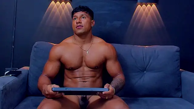 Snapshot of CallumMuscle chatting on March 2, 6:59 am CallumMuscle online show from March 2, 6:59 am