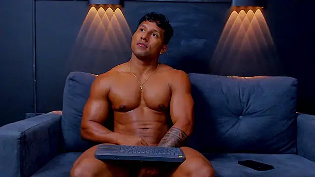 Snapshot of CallumMuscle chatting on March 5, 9:38 am CallumMuscle online show from March 5, 9:38 am