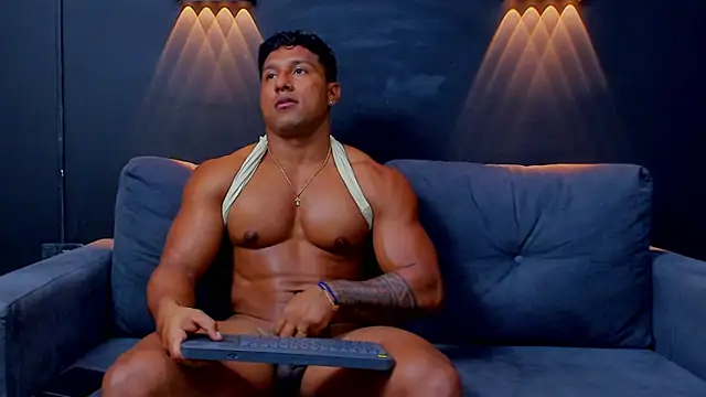 Snapshot of CallumMuscle chatting on March 7, 7:30 am CallumMuscle online show from March 7, 7:30 am