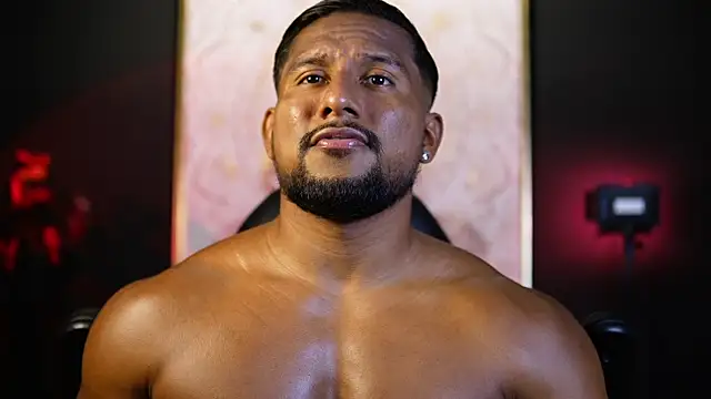 Snapshot of CallumMuscle chatting on October 18, 11:16 pm CallumMuscle online show from October 18, 11:16 pm