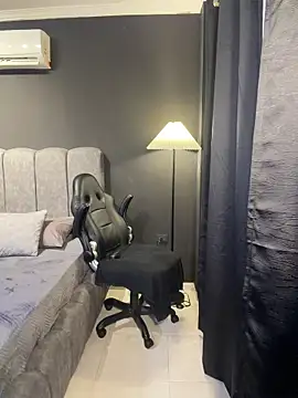 Snapshot of CallumMuscle chatting on December 5, 2:53 am CallumMuscle online show from December 5, 2:53 am