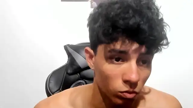 Snapshot of enzo_sloran chatting on January 31, 4:17 pm enzo sloran online show from January 31, 4:17 pm