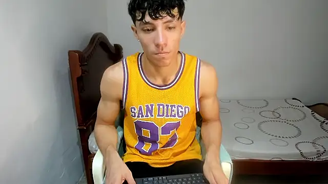 Snapshot of enzo_sloran chatting on September 22, 5:26 pm enzo sloran online show from September 22, 5:26 pm