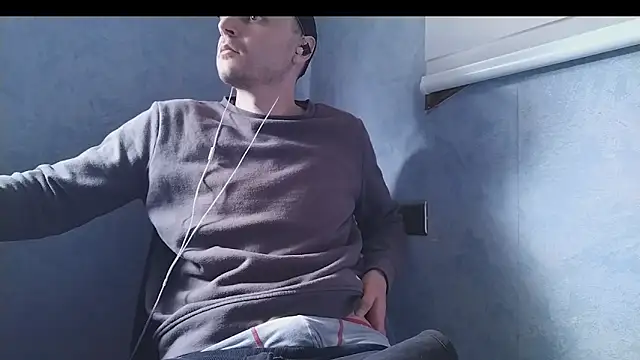 Snapshot of nextdoorneighbor chatting on January 10, 6:28 pm nextdoorneighbor online show from January 10, 6:28 pm