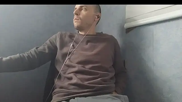 Snapshot of nextdoorneighbor chatting on January 11, 1:43 pm nextdoorneighbor online show from January 11, 1:43 pm