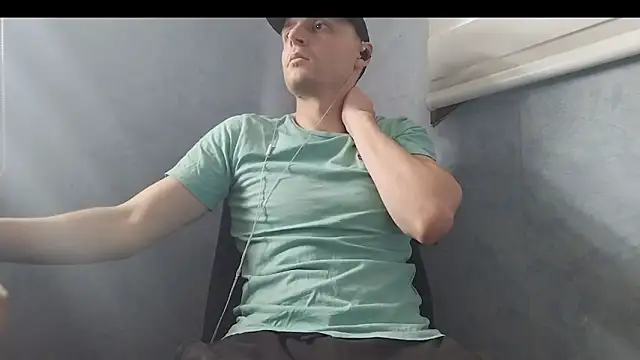 Snapshot of nextdoorneighbor chatting on January 22, 6:31 pm nextdoorneighbor online show from January 22, 6:31 pm