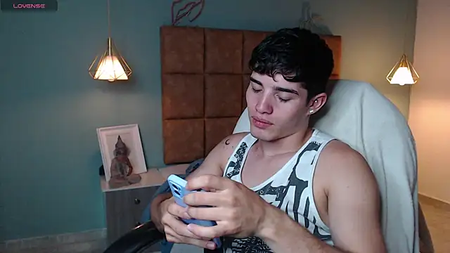 AlejooTwink online show from February 13, 11:58 pm