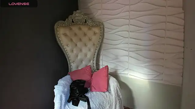 Layla 707 online show from April 20, 9:16 pm