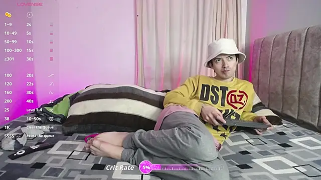 Yellowpokemon23 online show from September 17, 9:49 pm