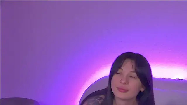 AlexandraBloom online show from February 9, 3:32 am