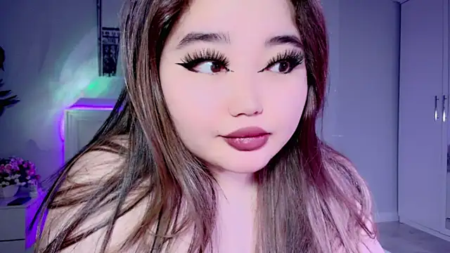 Snapshot of amina_moonlightt chatting on December 19, 6:12 am amina moonlightt online show from December 19, 6:12 am