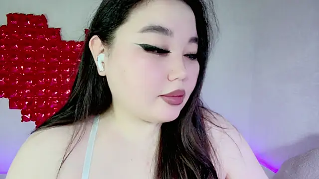 Snapshot of amina_moonlightt chatting on February 17, 2:53 am amina moonlightt online show from February 17, 2:53 am