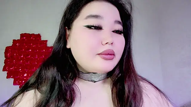 Snapshot of amina_moonlightt chatting on February 18, 3:21 am amina moonlightt online show from February 18, 3:21 am