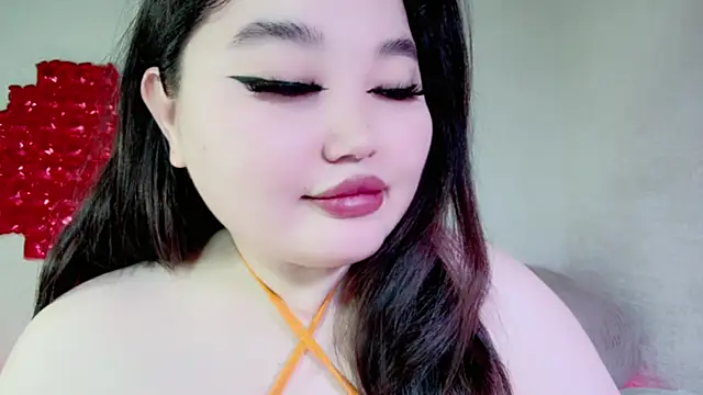 Snapshot of amina_moonlightt chatting on February 19, 3:28 am amina moonlightt online show from February 19, 3:28 am