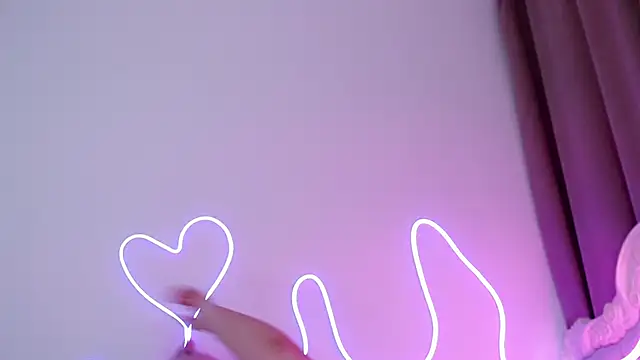 Snapshot of amina_moonlightt chatting on September 30, 3:11 am amina moonlightt online show from September 30, 3:11 am